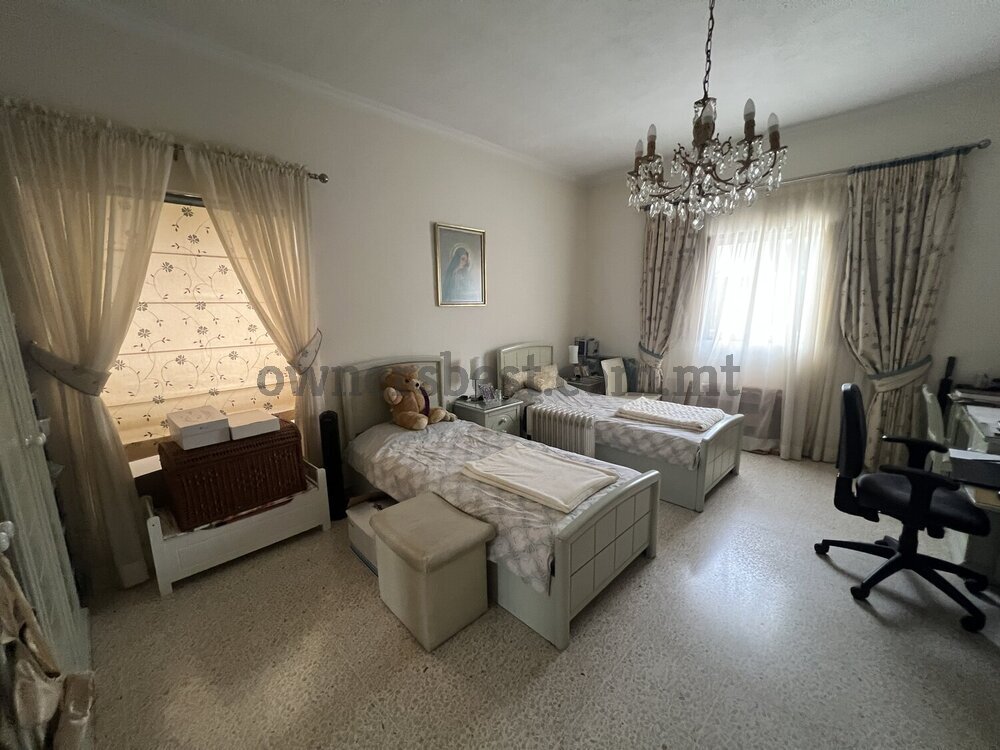 villa-in-attard