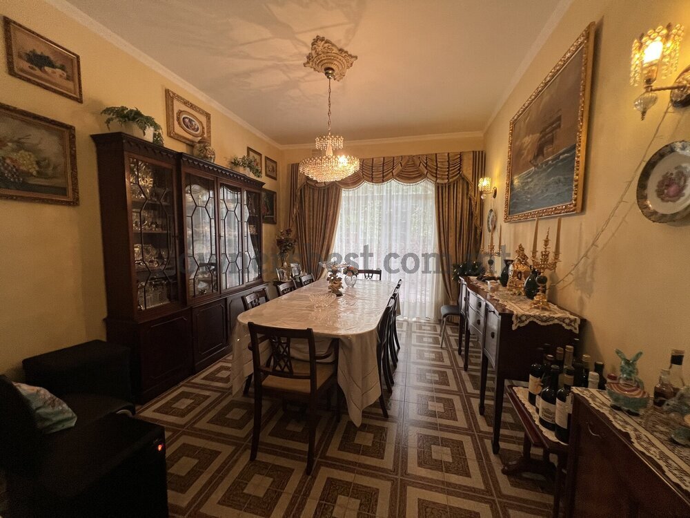 villa-in-attard