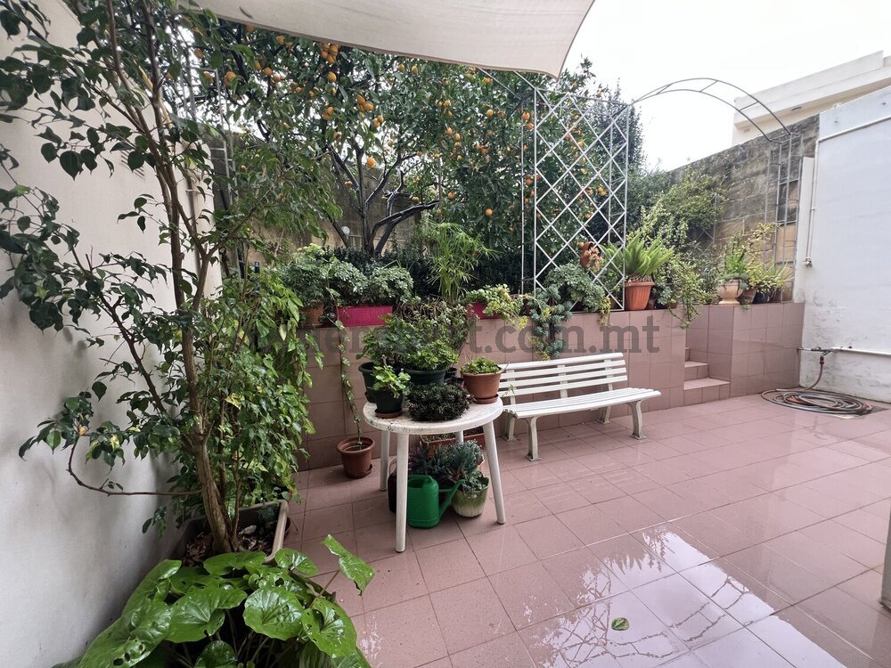 villa-in-attard