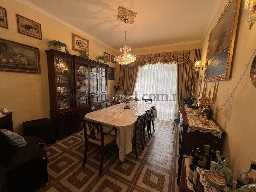villa-in-attard