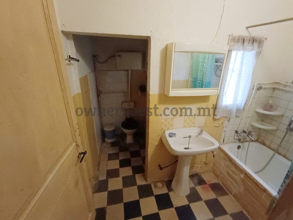 townhouse-in-paola