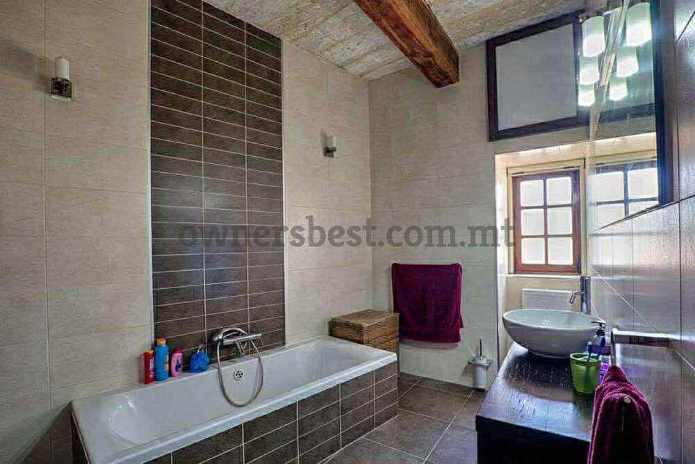 house-of-character-in-zebbug