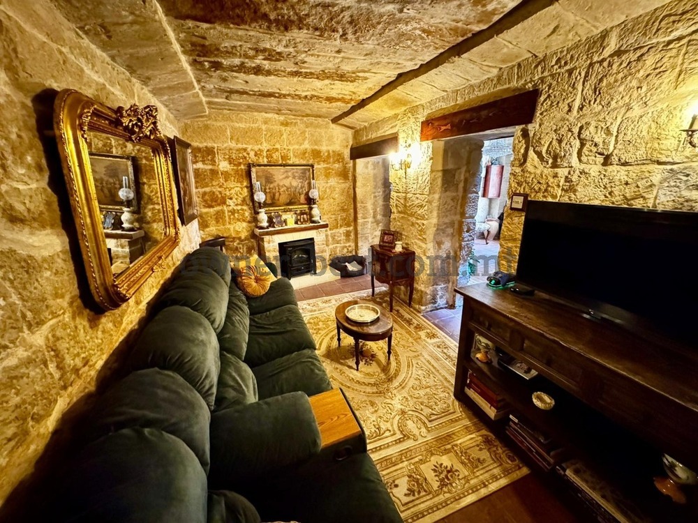 house-of-character-in-qrendi