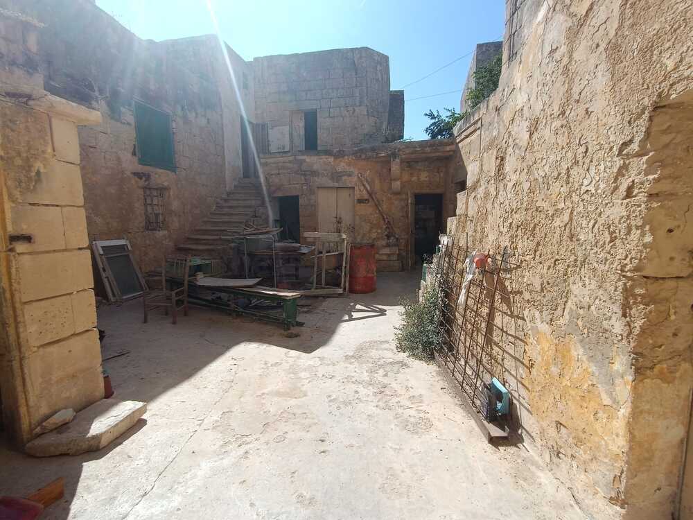house-of-character-in-zebbug