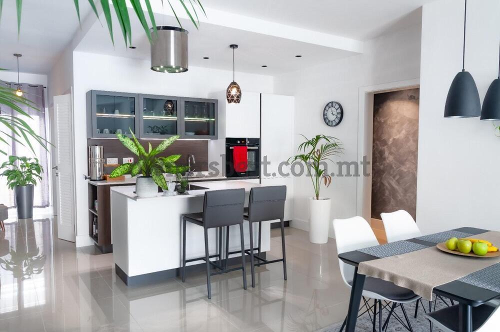 apartment-in-bahar-ic-caghaq