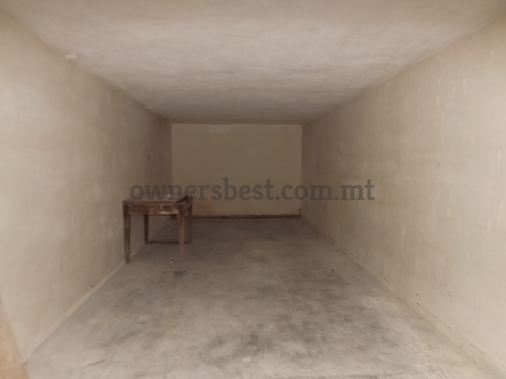 garage-basement-in-st-pauls-bay