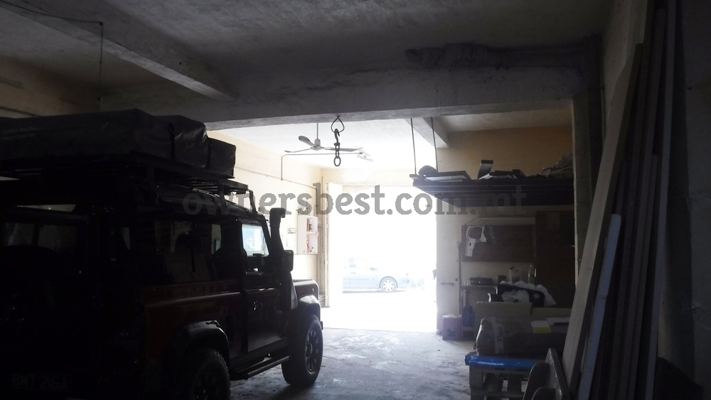 garage-street-level-in-birkirkara