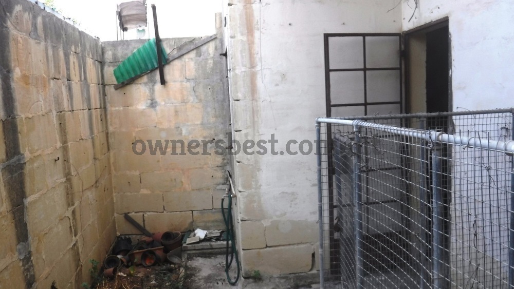 garage-street-level-in-birkirkara