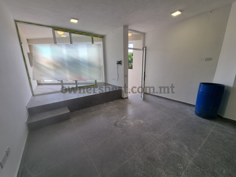 commercial-in-mosta