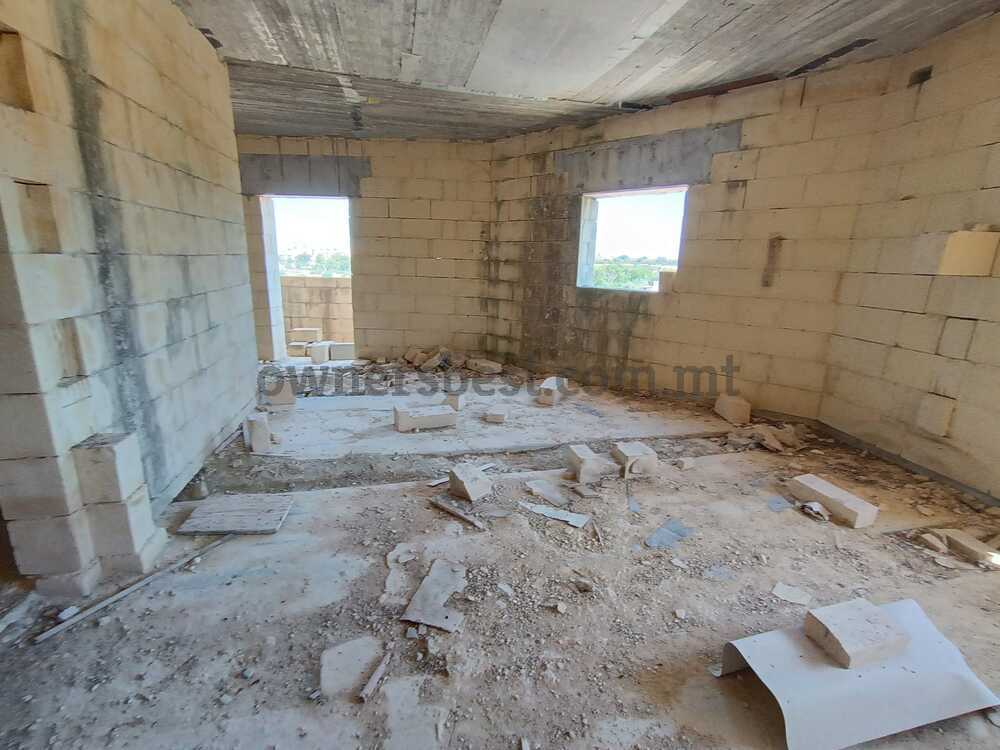 commercial-in-qormi