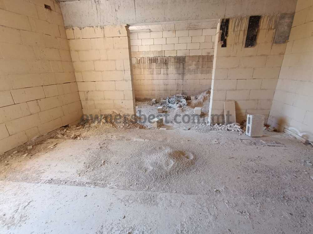 commercial-in-qormi