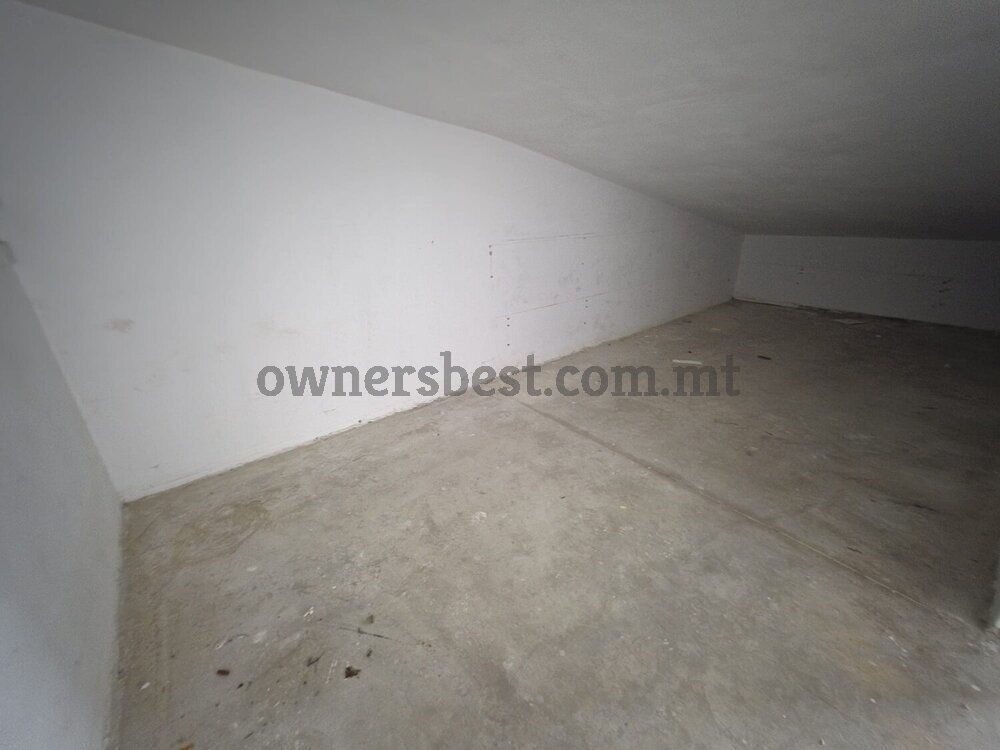 garage-basement-in-zebbug