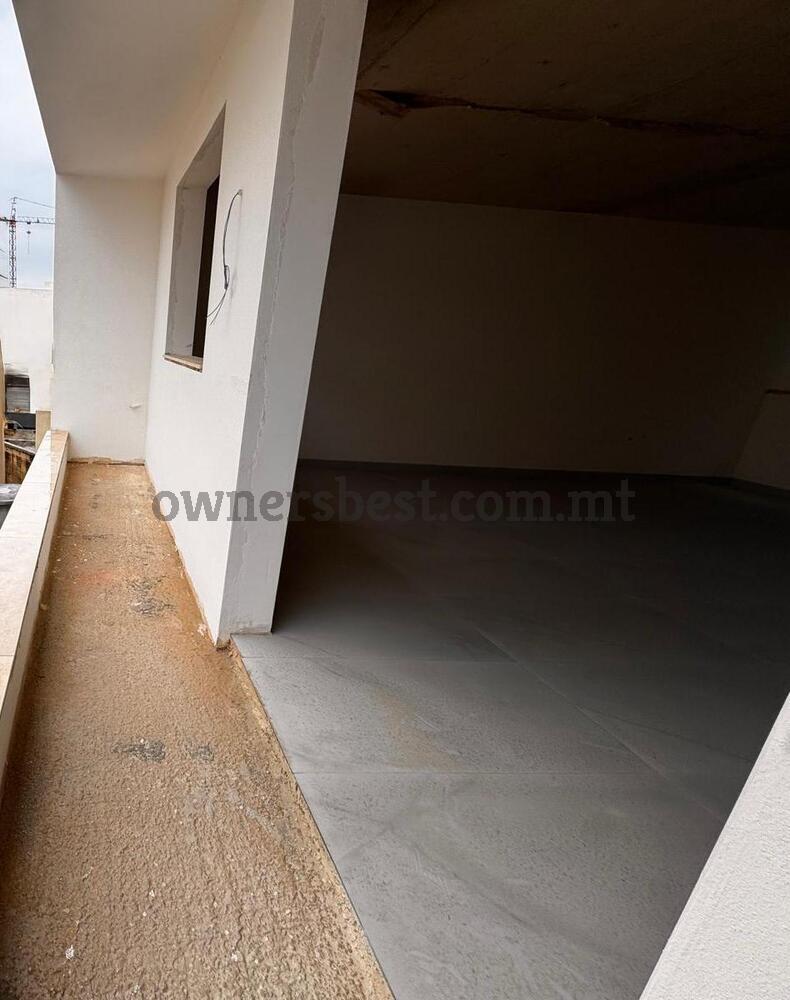 commercial-in-mosta