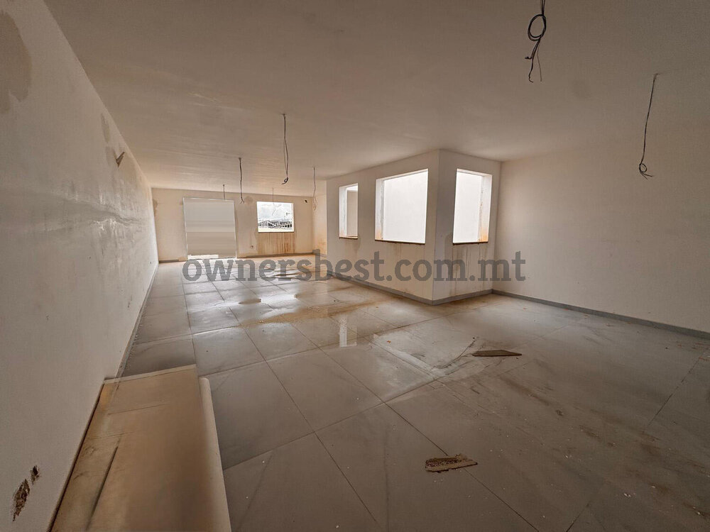 commercial-in-mosta