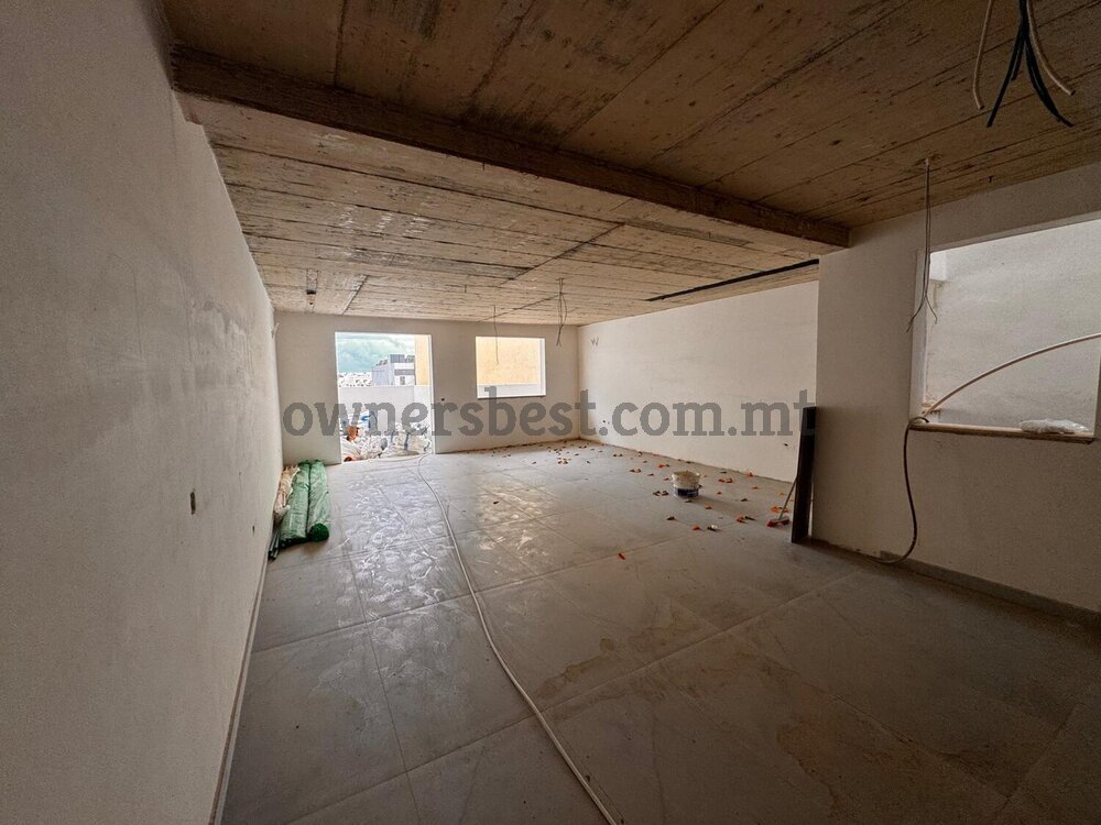 commercial-in-mosta