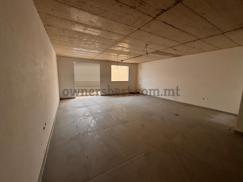 commercial-in-mosta